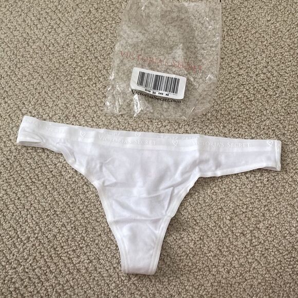 NEW Victoria’s Secret White Cotton Blend Thong String New in Packaging Medium - Picture 1 of 7